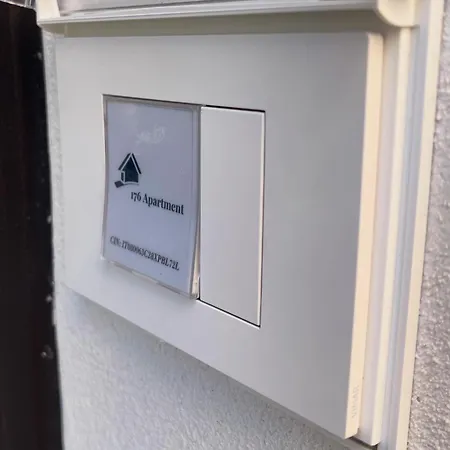 176 - - * ريجّو دي كالابريا