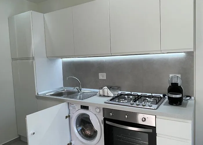 176 - - * Reggio di Calabria